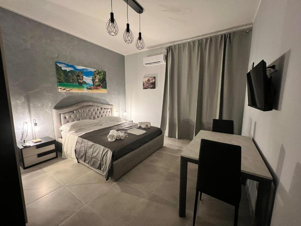 Holiday House Aeroporto di Catania Fontana Rossa Esterno foto